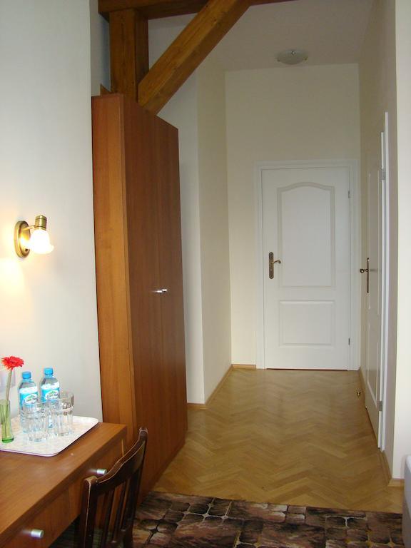 Royal Route 29 Comfort Rooms Cracóvia Exterior foto