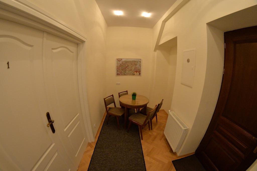 Royal Route 29 Comfort Rooms Cracóvia Exterior foto