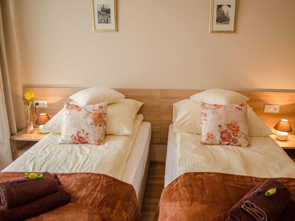 Royal Route 29 Comfort Rooms Cracóvia Exterior foto