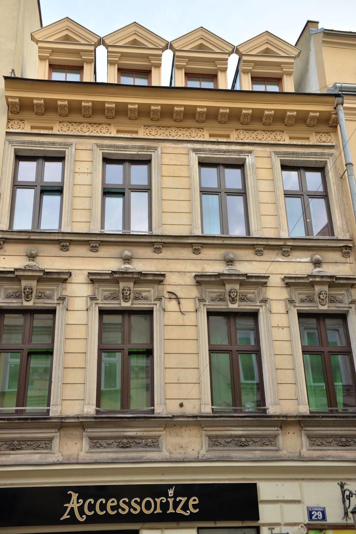 Royal Route 29 Comfort Rooms Cracóvia Exterior foto