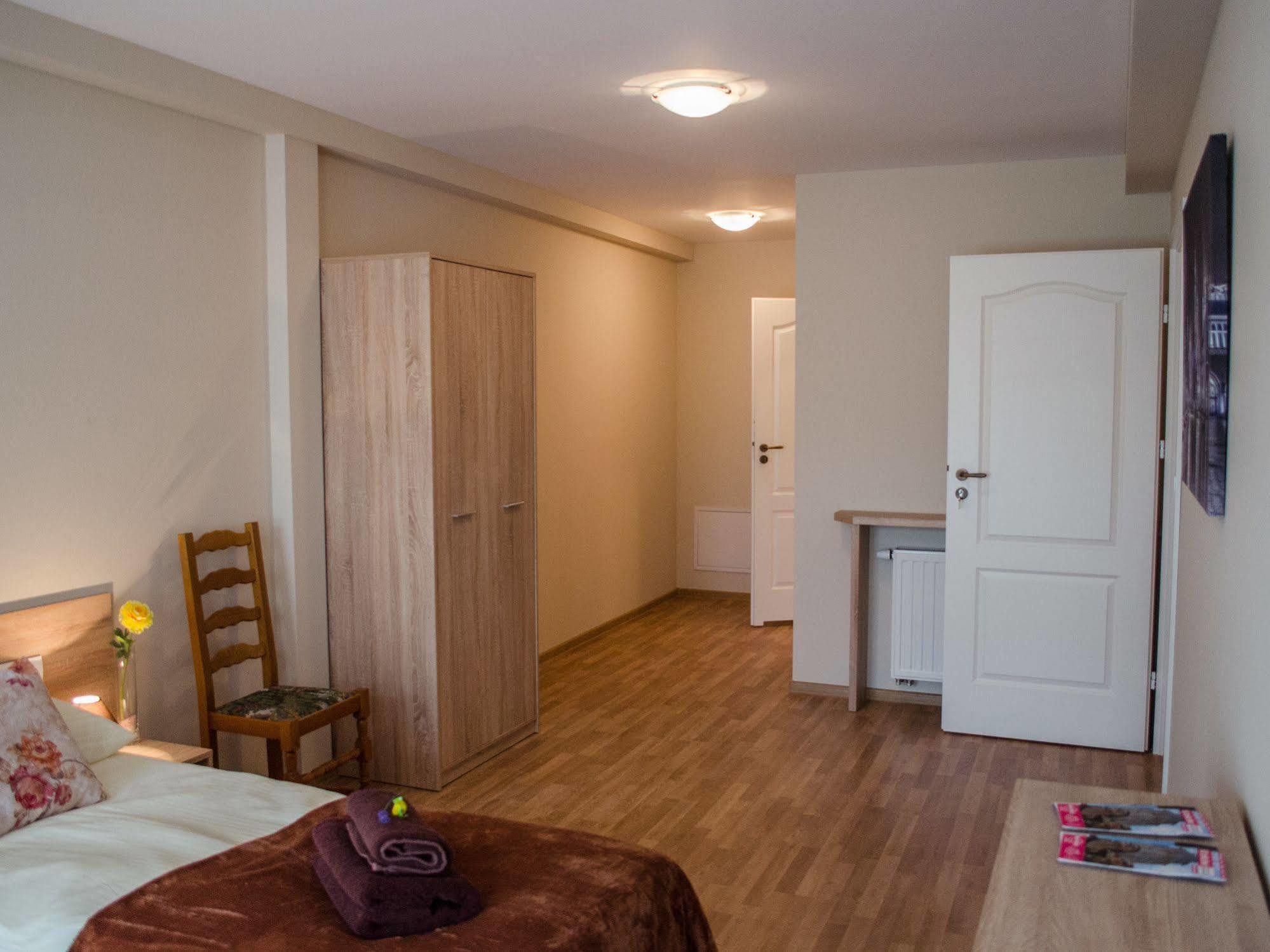 Royal Route 29 Comfort Rooms Cracóvia Exterior foto