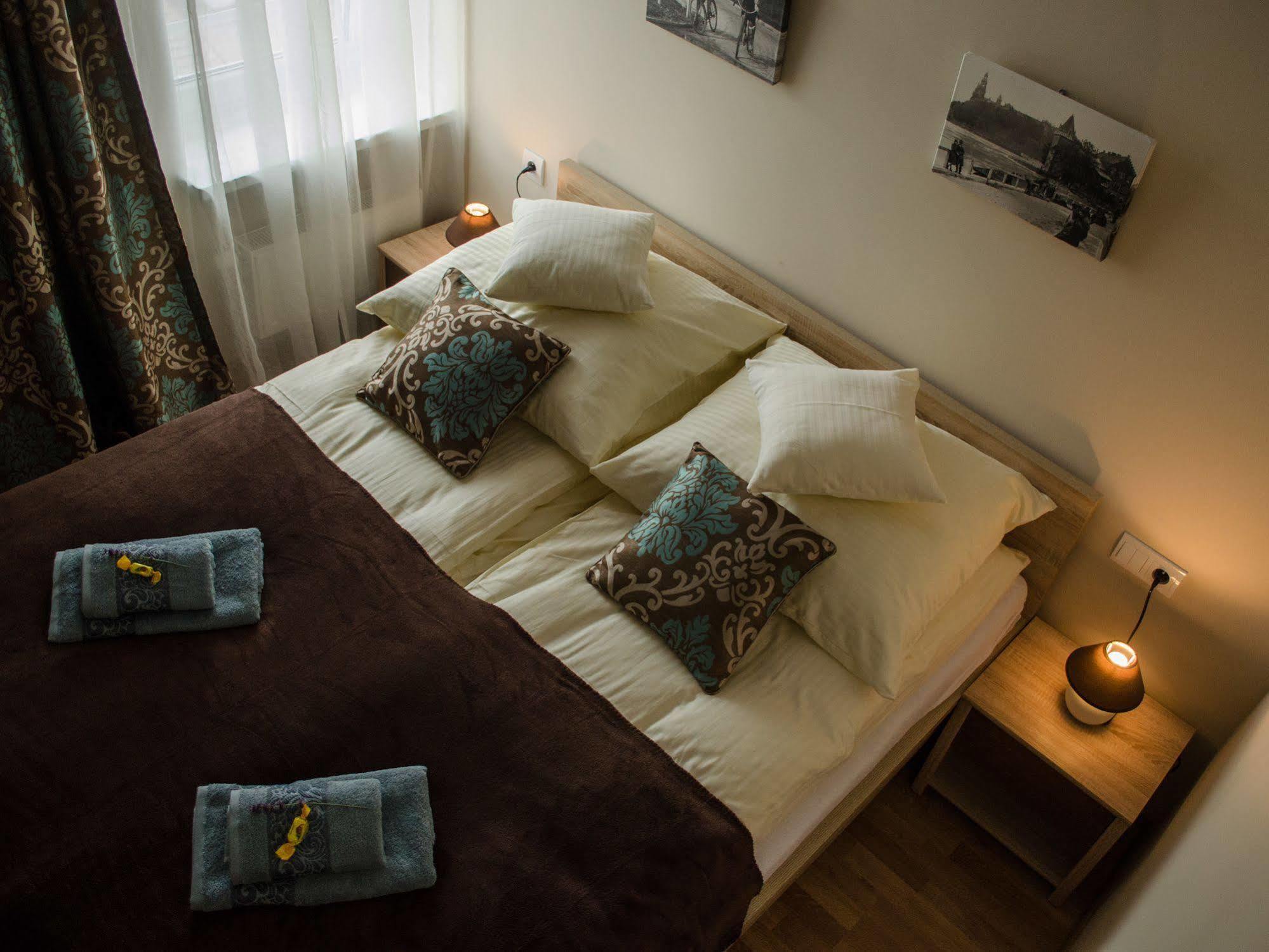 Royal Route 29 Comfort Rooms Cracóvia Exterior foto