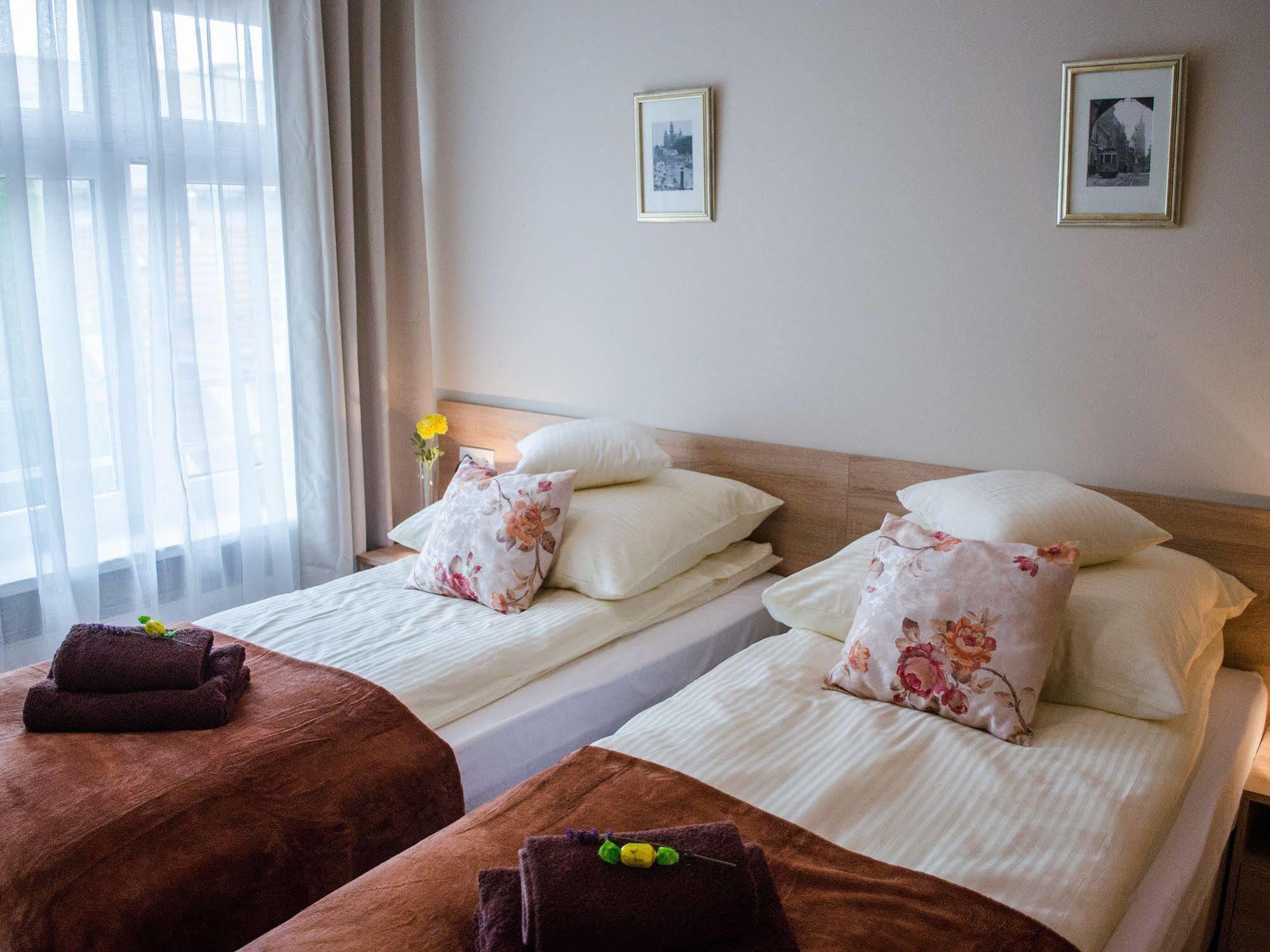 Royal Route 29 Comfort Rooms Cracóvia Exterior foto